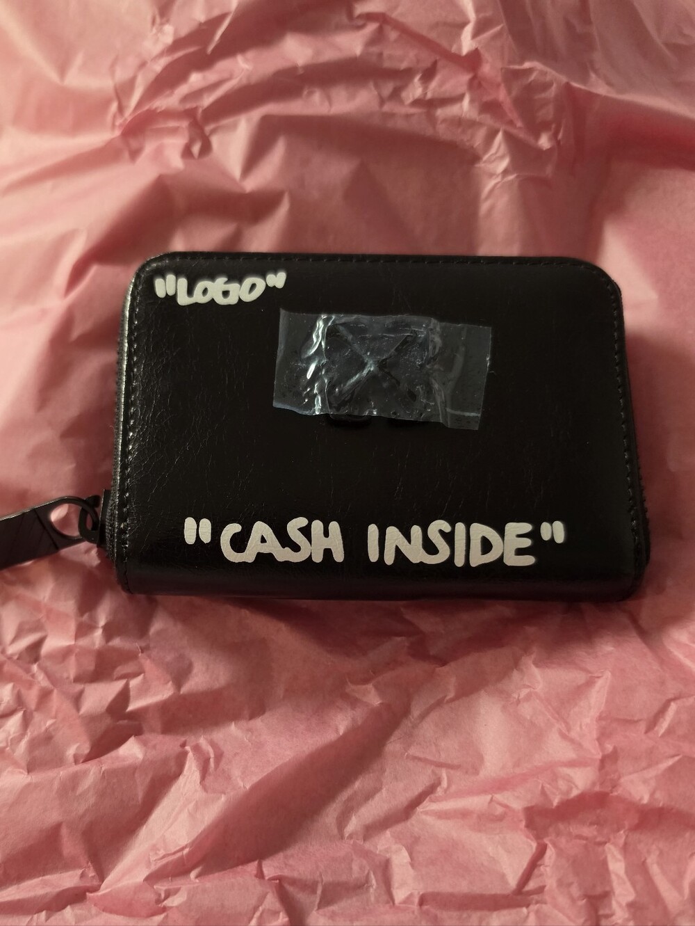 NWOT Off-White Jitney "Cash Inside" Full Zip Black Coin Wallet